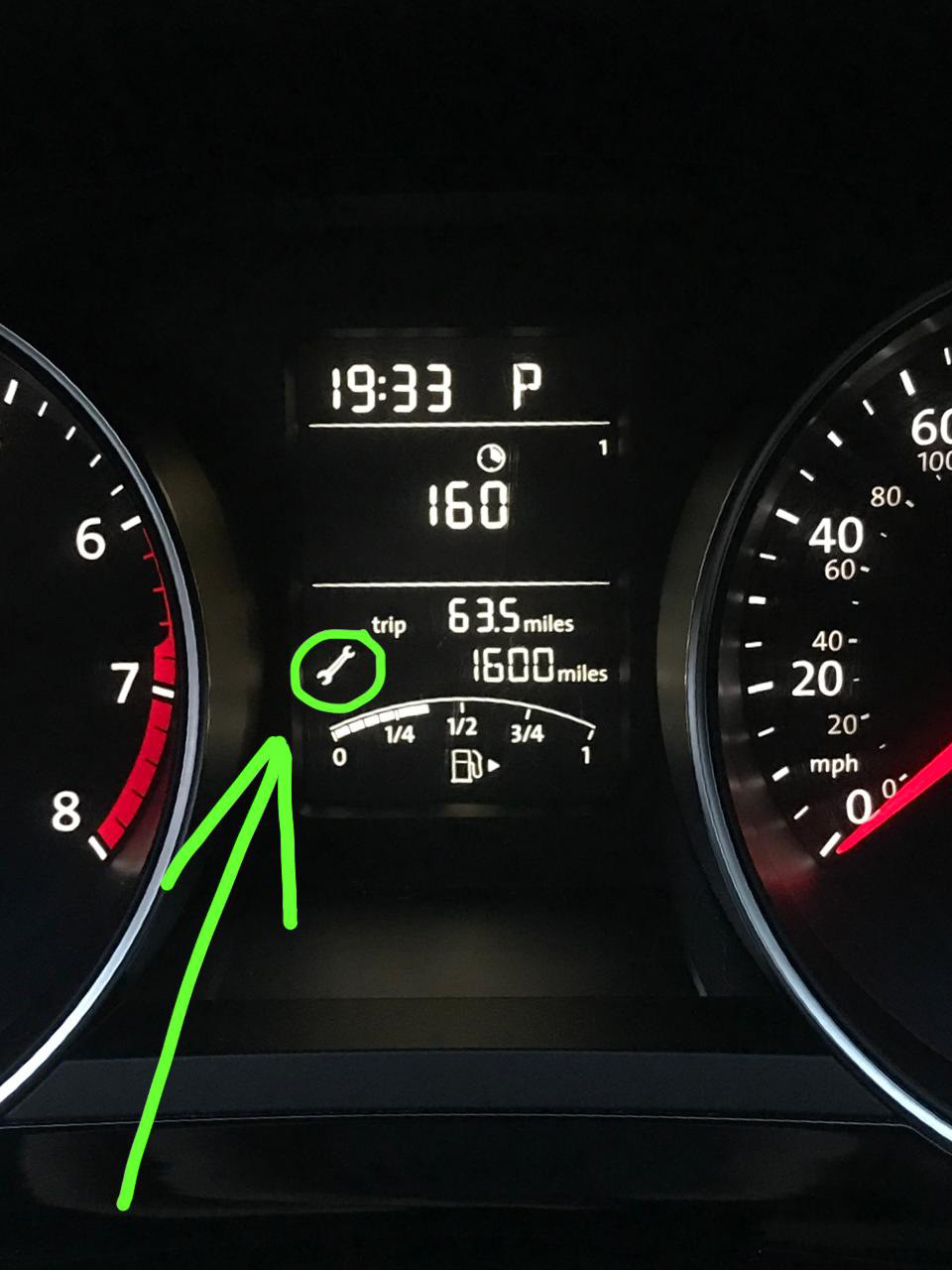 Ключ на панелі приладів. Jetta 6 USA 1