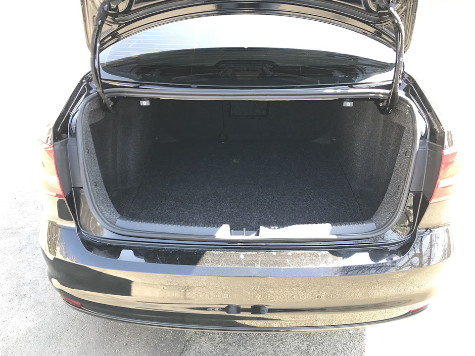 Килимок в багажник. JETTA 6 USA 1