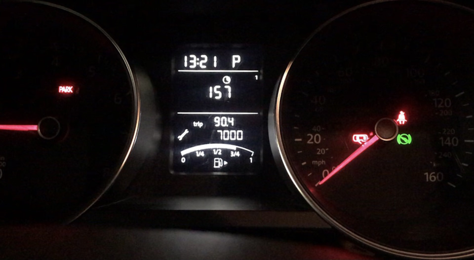 Олія у двигуні. Ключ на приладці. Jetta 6 1