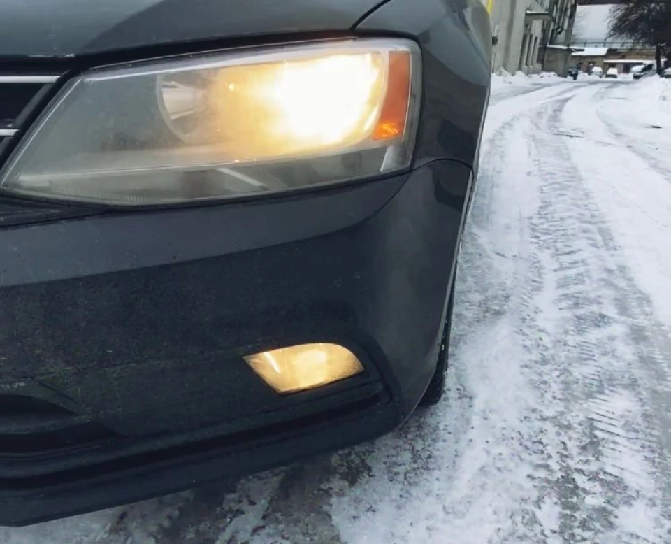 ПИТАННЯ: Заміна ламп у фарах. Jetta 6