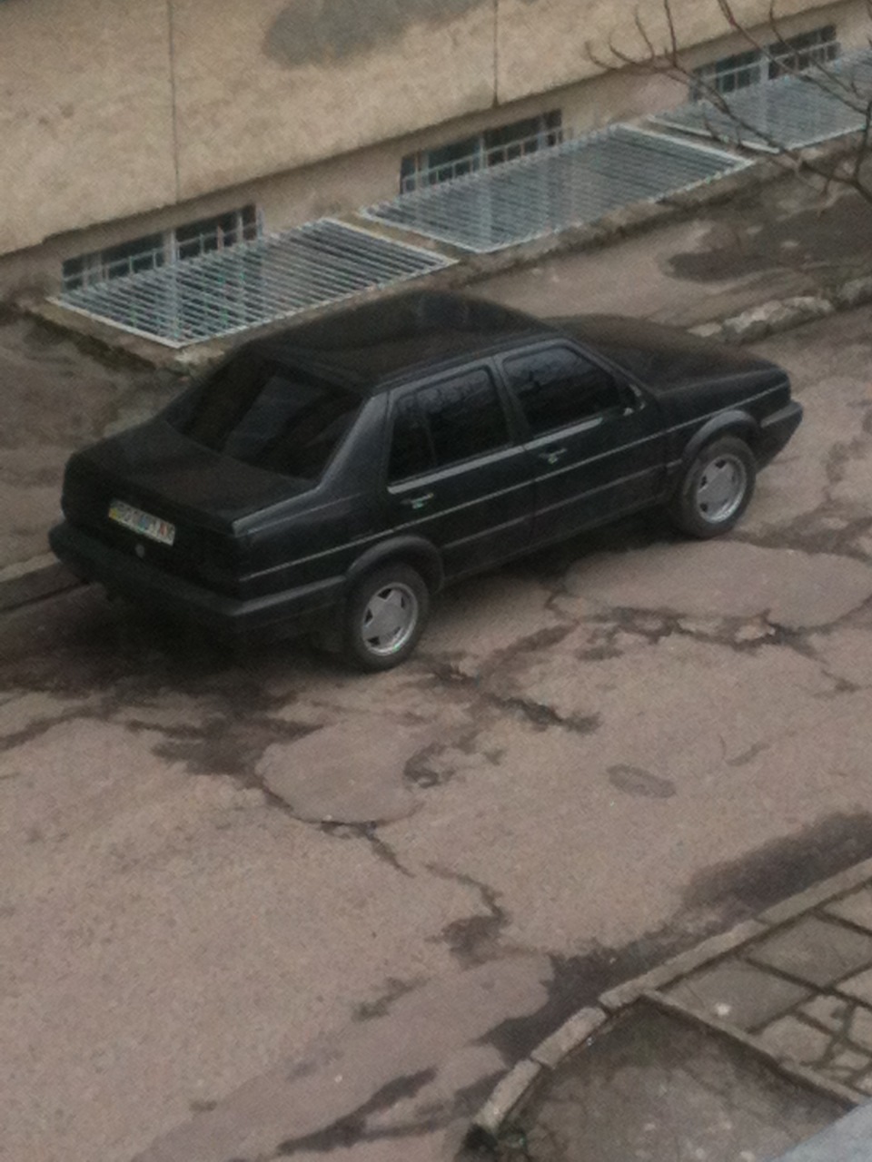 Моя Jetta біля універа )) на борбетах 1