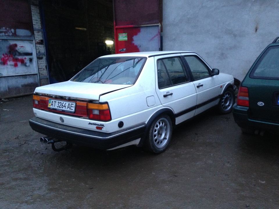 Продам бленду (blenda) Hella на Jetta mk2 2