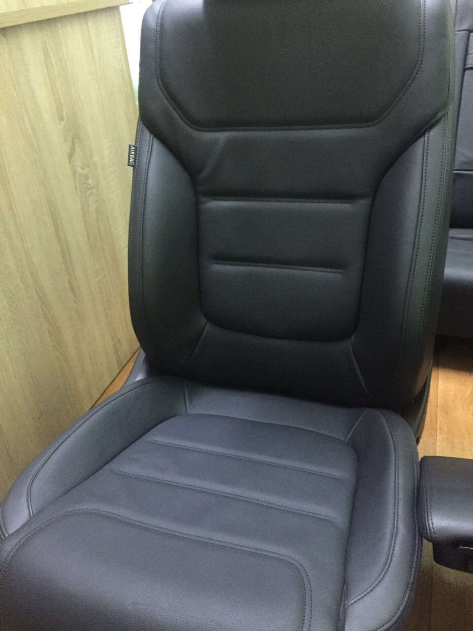 Продам шкіряний салон Touareg 7P 4