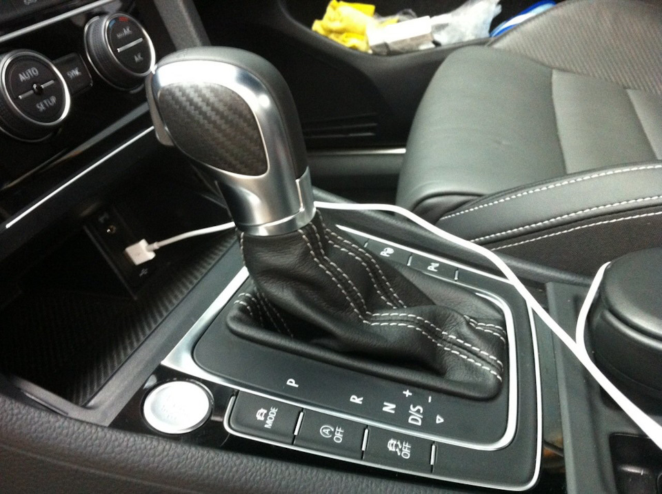 Салон Golf VII R Carbon посів своє місце 2
