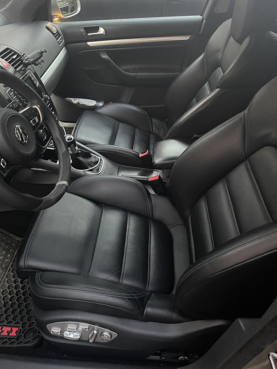 Салон Porsche Cayenne 18позицій ч.2 2