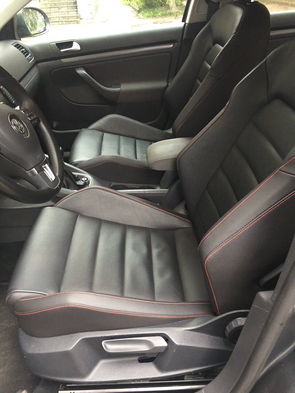 Встановлення сидінь Golf GTI VII в Jetta mk5 - фінал 1