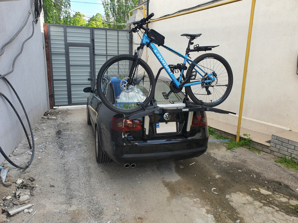 Велокріплення Thule outway platform 2 на кришку седана 3