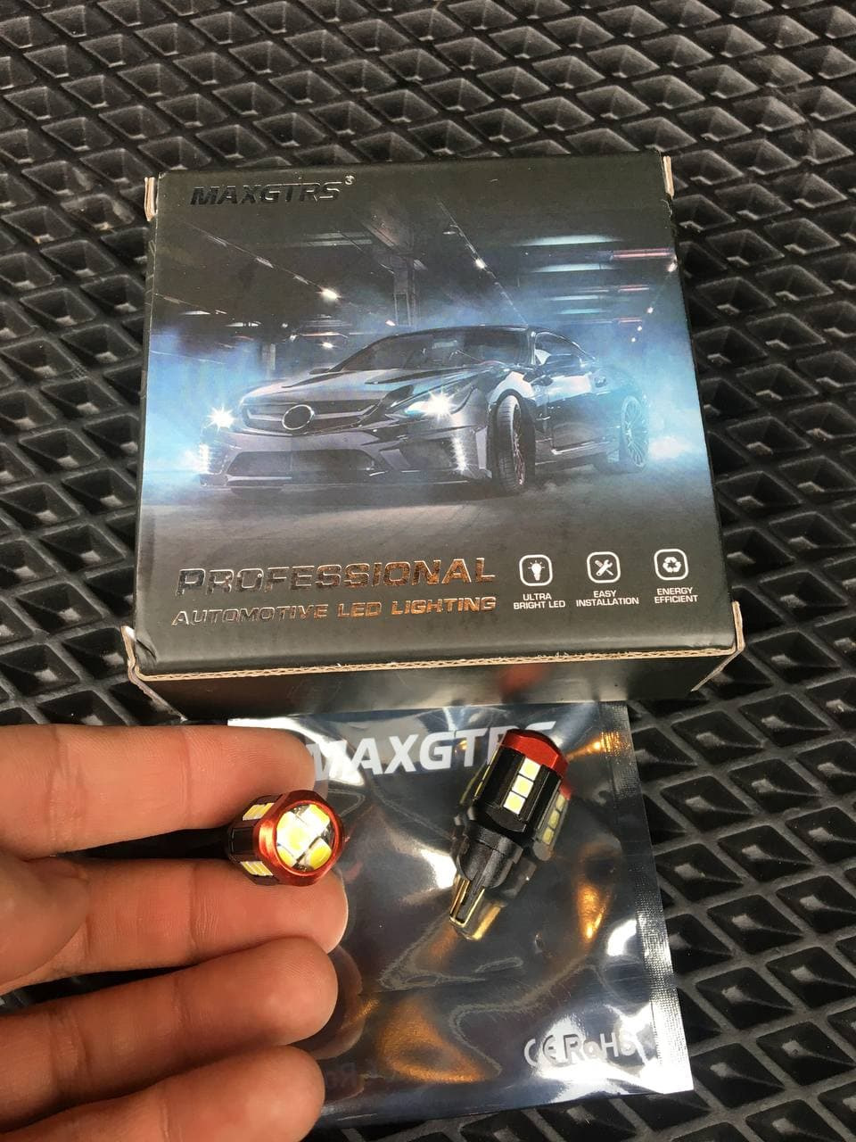 LED лампочки в коло (майже) 3