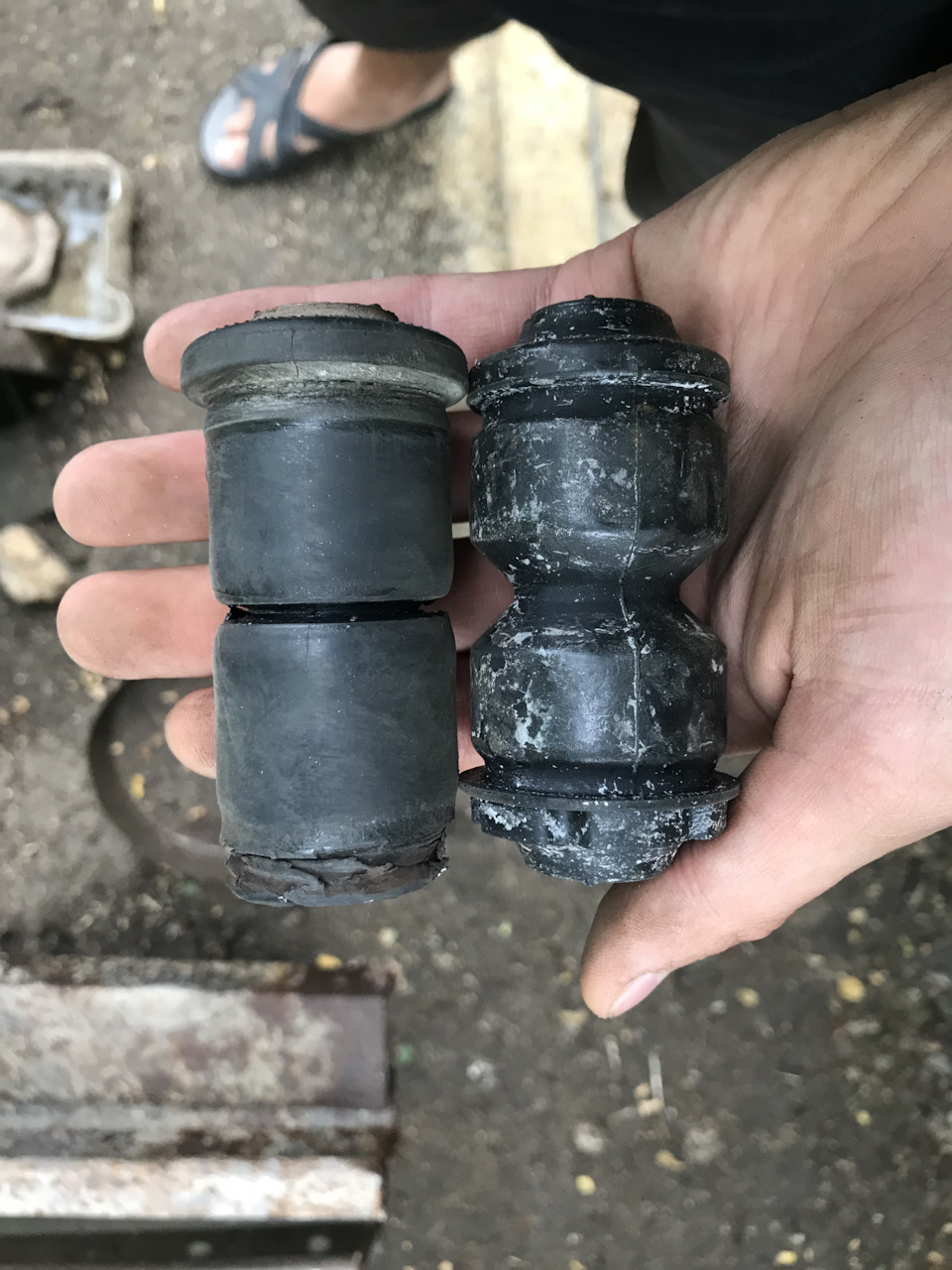 Ходова ч.2 сайлентблоки нижнього важеля 1