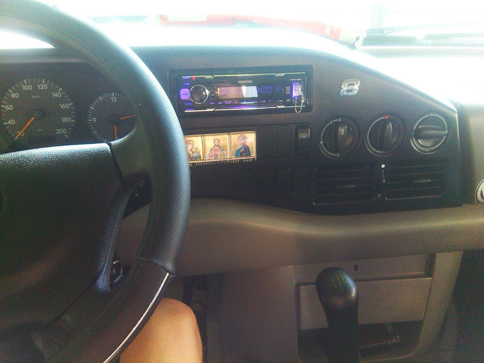 Купівля автомагнітоли Kenwood KMM-123Y 5