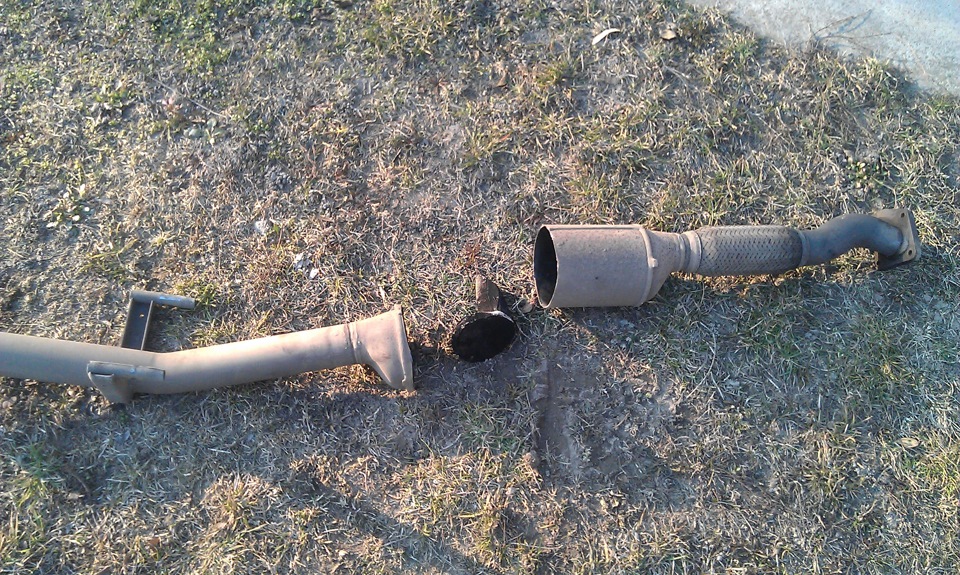 Ось що било всередині каталізатора на LT-35. 1