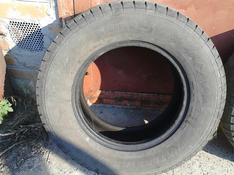 Продам шини 225/70 15с 4