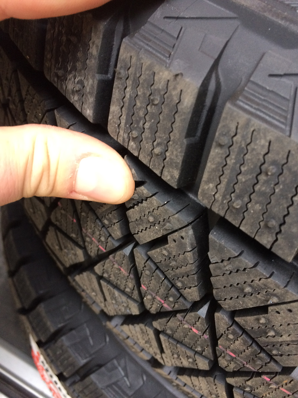 Зима близько: Bridgestone Blizzak DM-V2 3