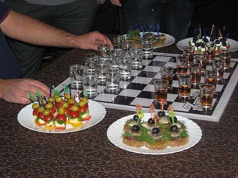 ХТО ХОДИТЬ ПЕРЕД НОВ.