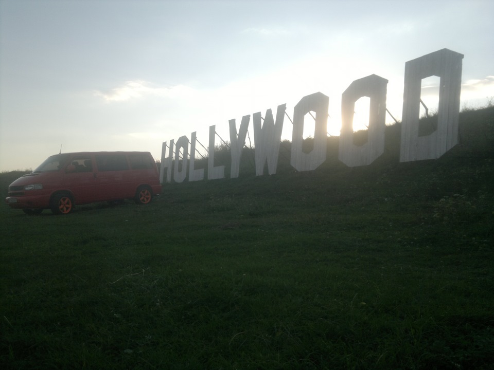 HOLLYWOOD 2