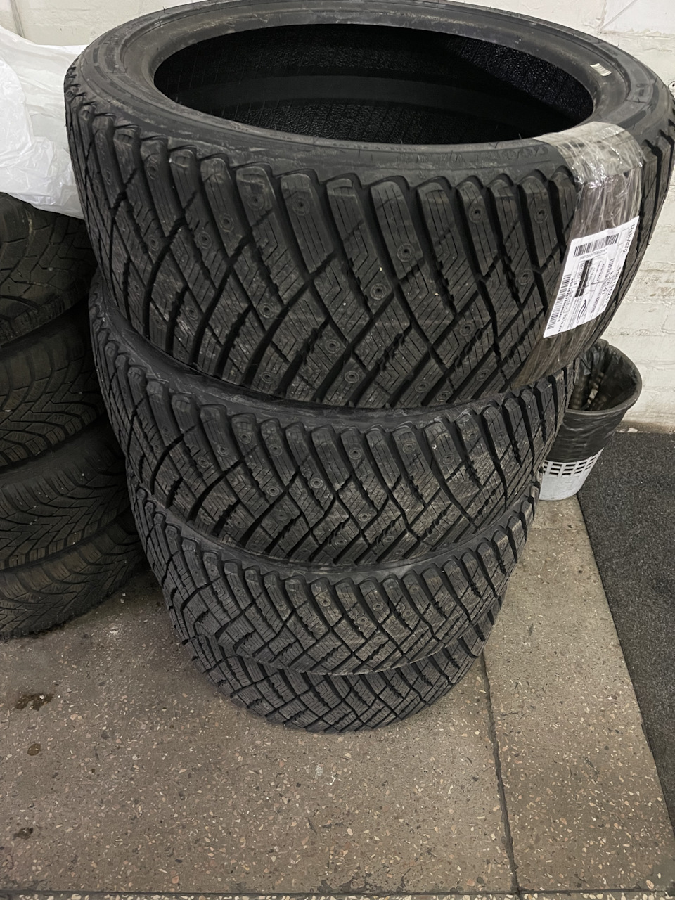 Нова гума GoodYear UltraGrip Ice 4