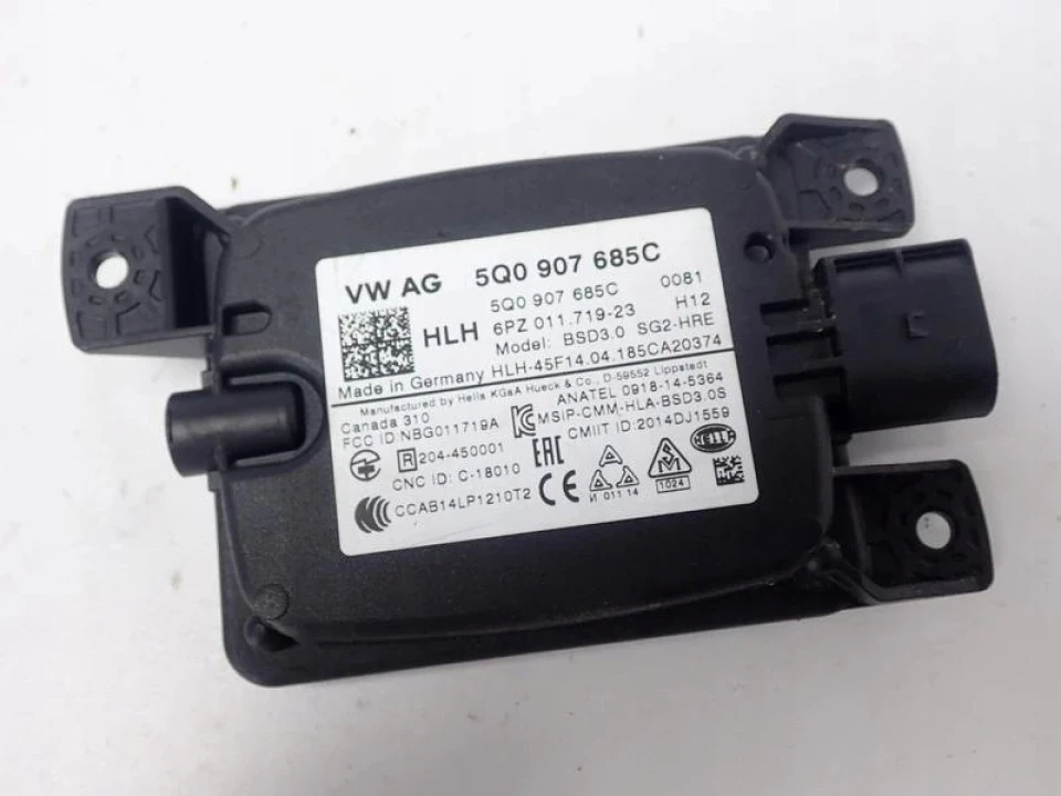Side assist з RTA від MQB
