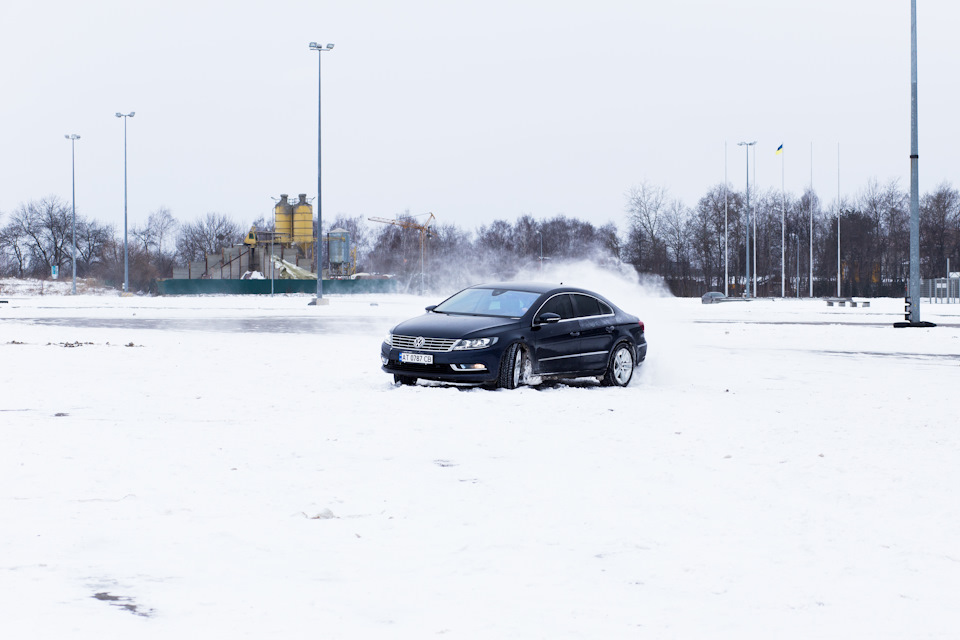 Пробуємо бочком на VW CC, як би це смішно не звучало :) 3