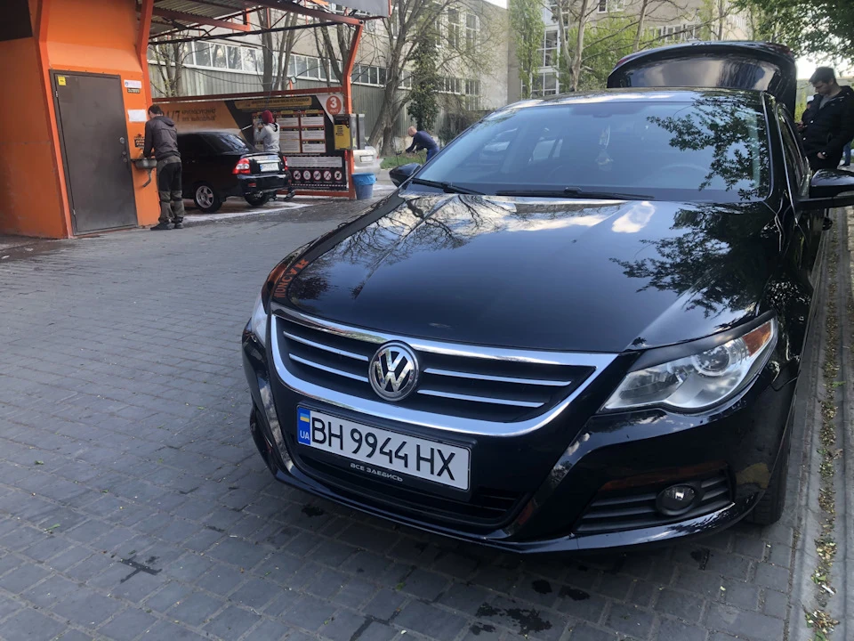 Ляпнув вії