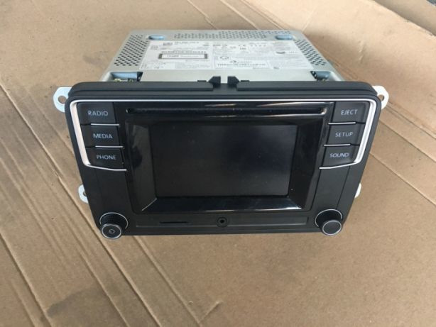 Як зняти захист компонентів на магнітолі? L56VW2 RCD330 Compisition Colour WG8 1