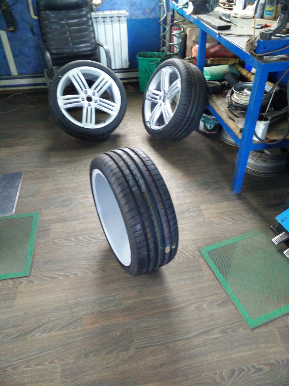 Get lower, CC! 3