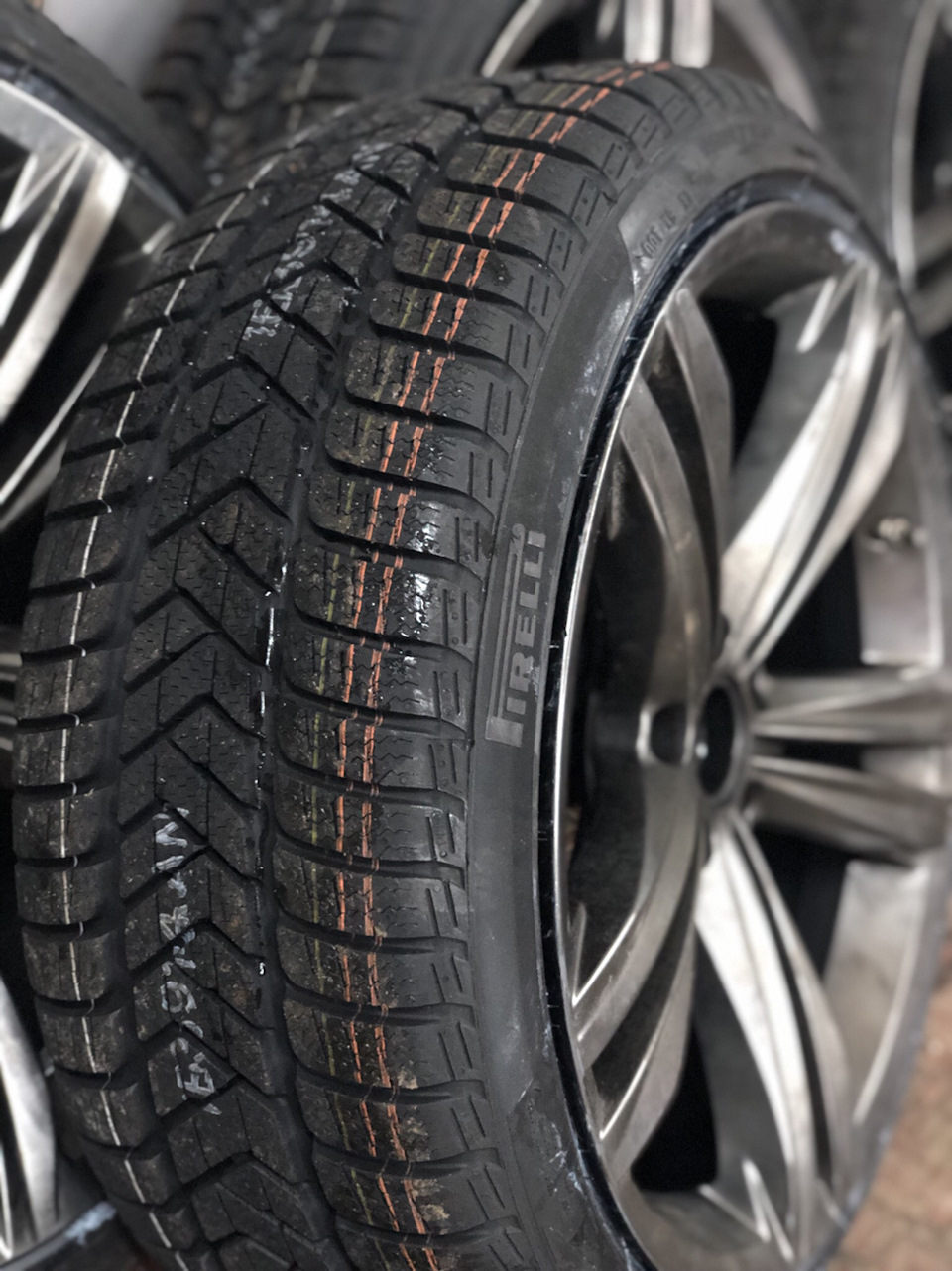 Переобуваємось на зиму pirelli sottozero 3 4