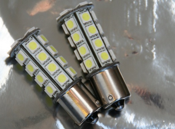 Встановив led лампи в ходові вогні 2