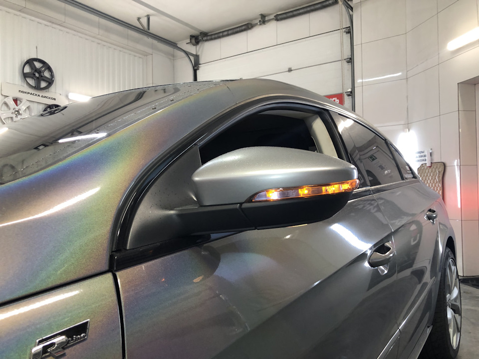 Динамічні повороти в дзеркала для Volkswagen CC 1