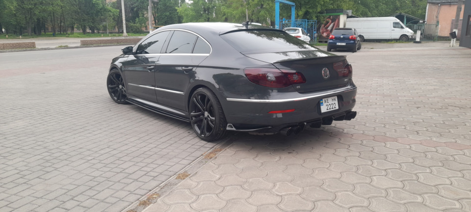 R-Line + Maxton Design 3