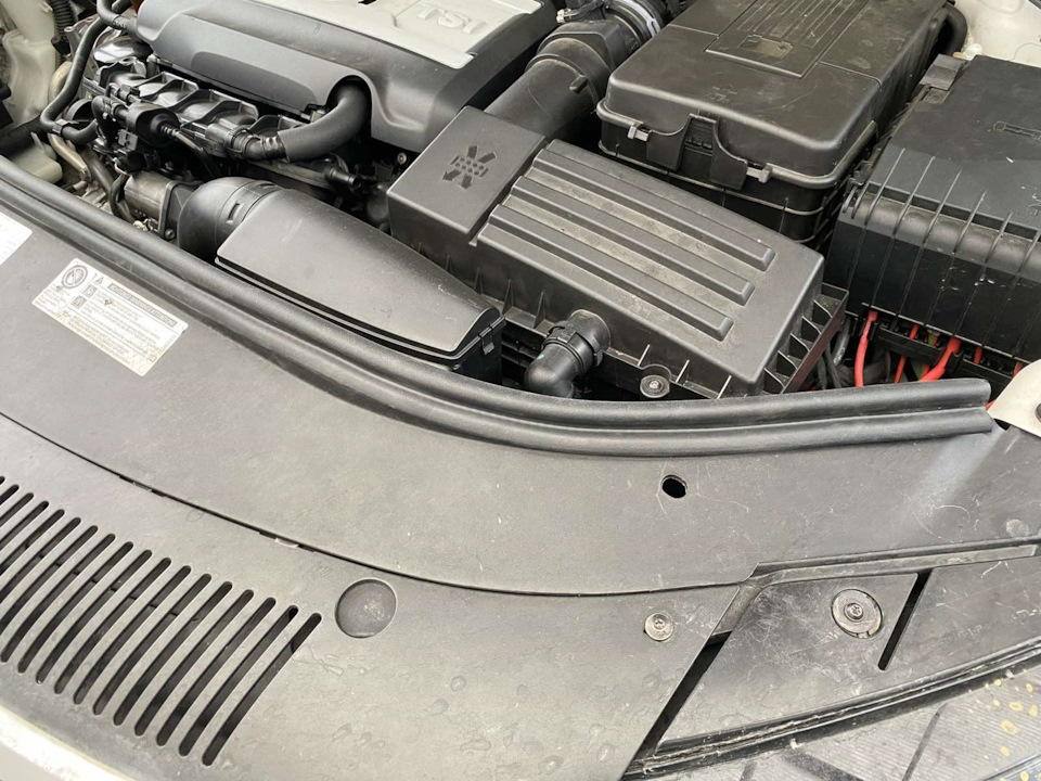 Ущільнювач під капот 1Z0823723A 3