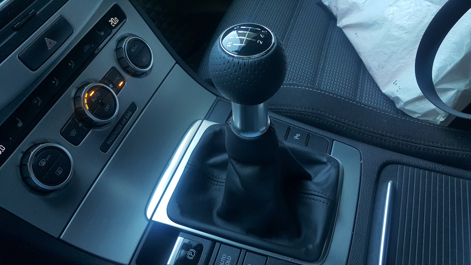 Заміна рукоятки кпп з чохлом від Audi S3 5