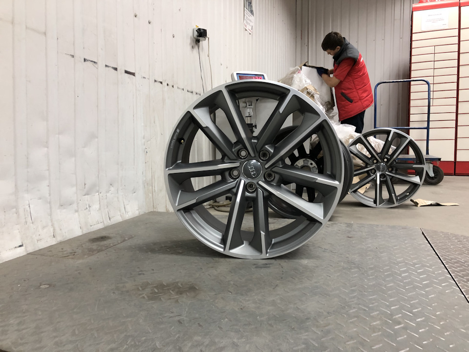 New Audi Sport Wheels R19 Нові Диски Audi Sport 3