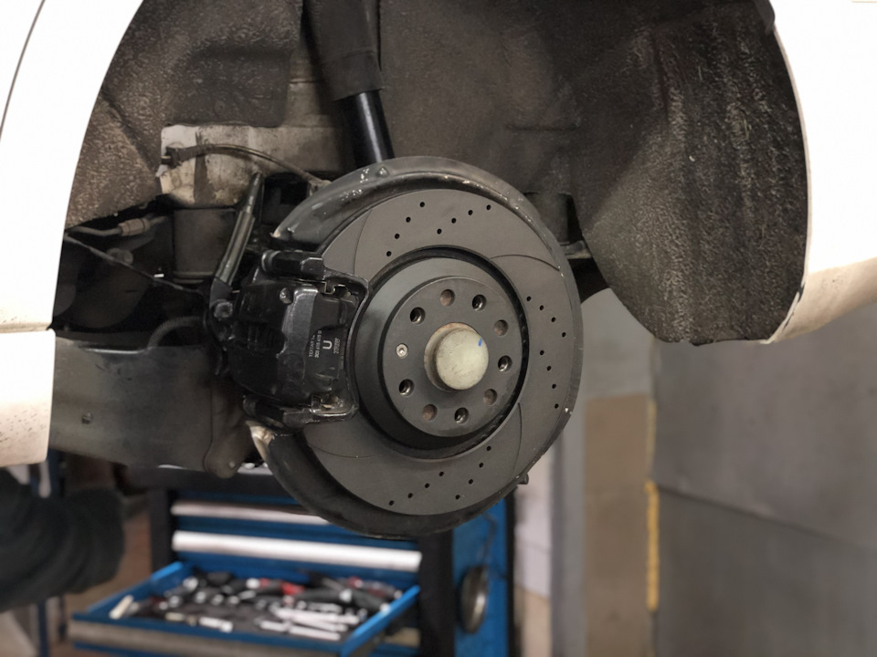 OEM Rear 310mm Brakes (Задня ОЕМ 310мм Гальмівна Система, Супорта) 4