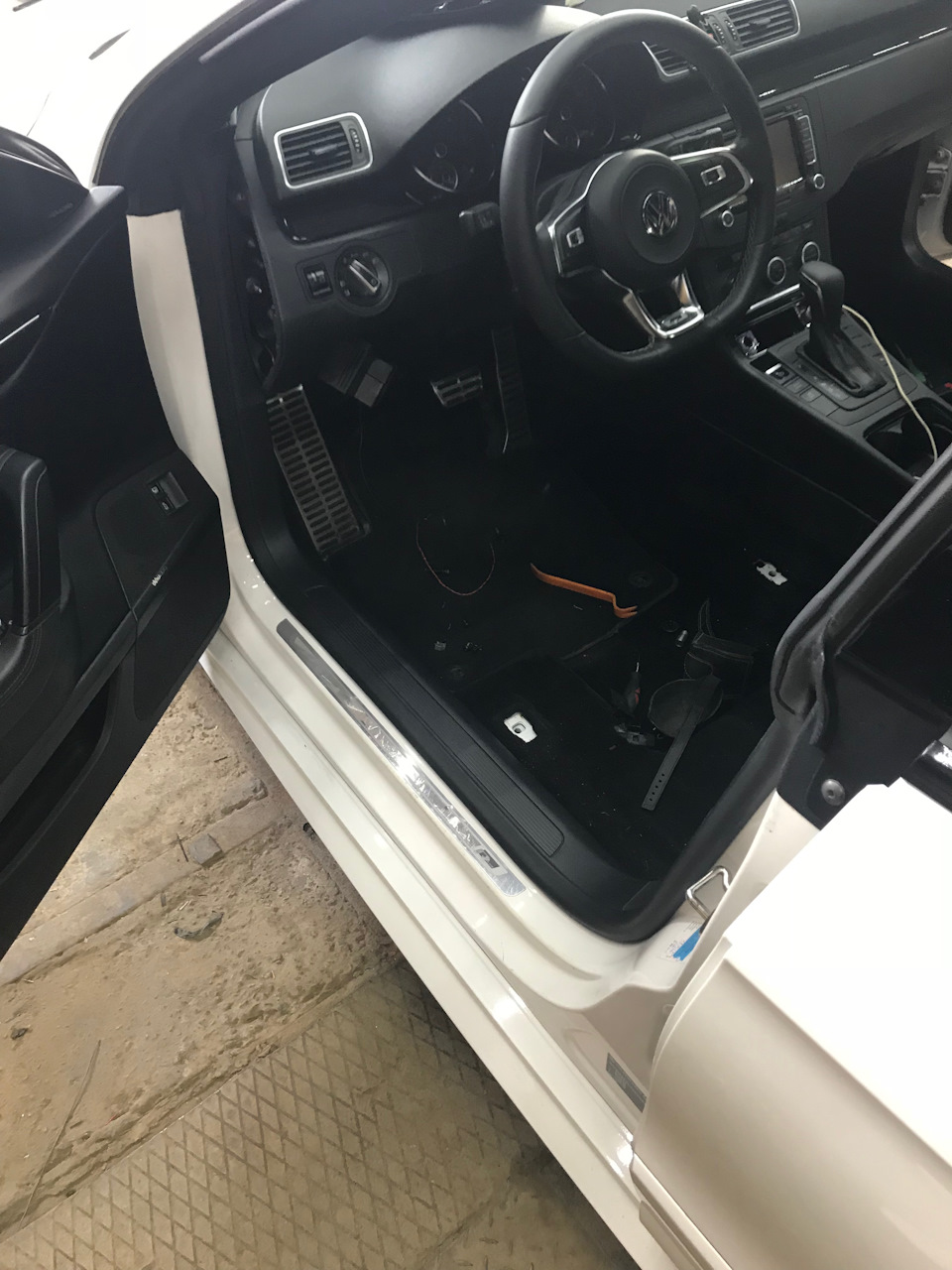 OEM Side Assist та OEM годинник від Arteon/B8 5