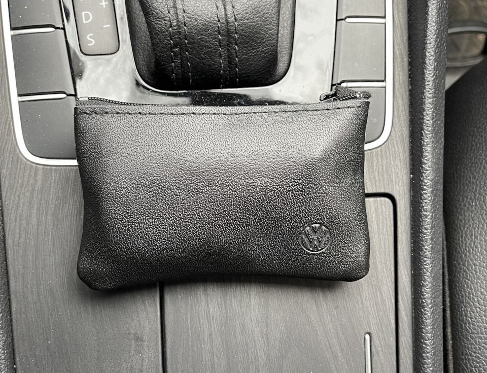 Оригінальні аксесуари VW для Passat US 2