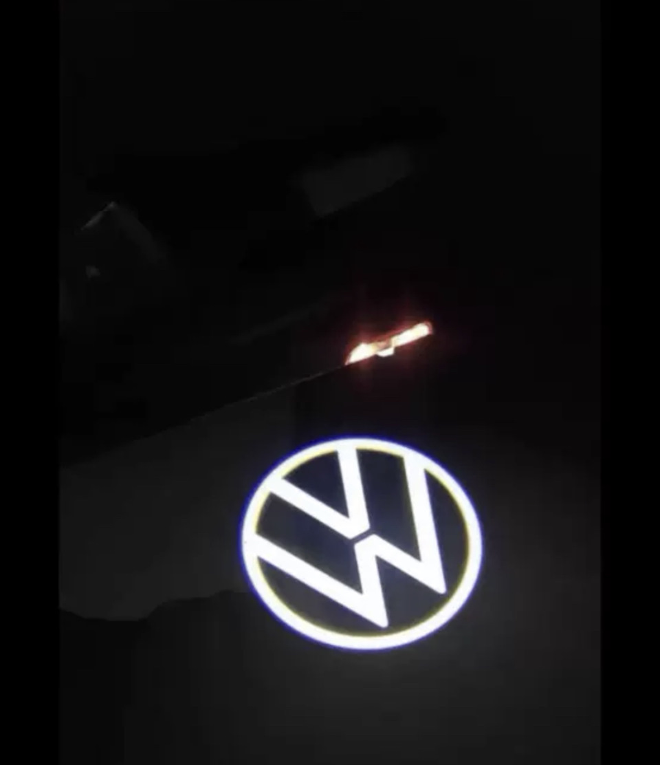 Підсвічування дверей з проекцією VW Passat US 1