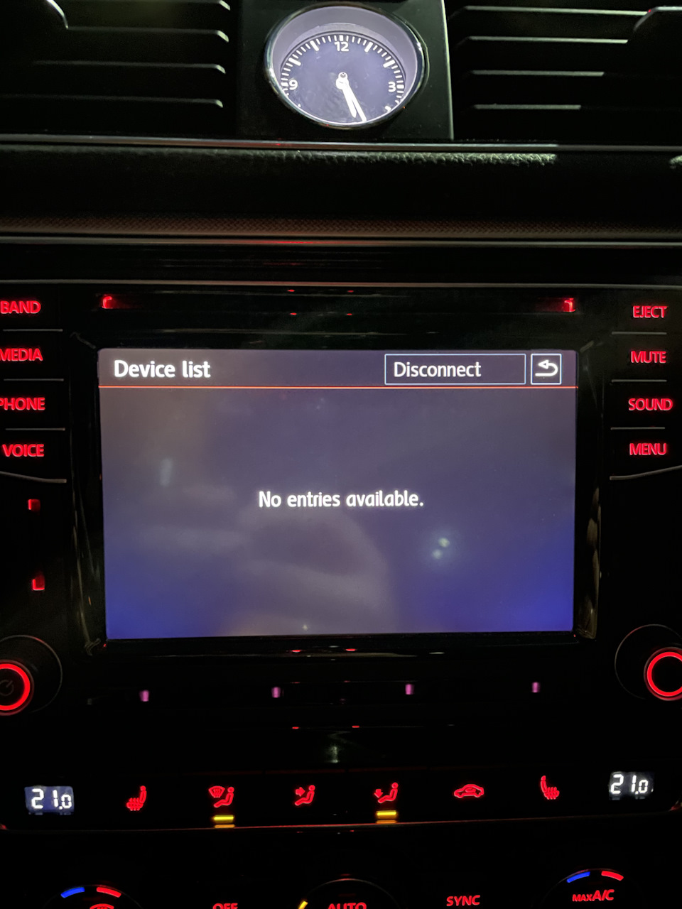 Підкажіть з CarPlay Passat USA 2