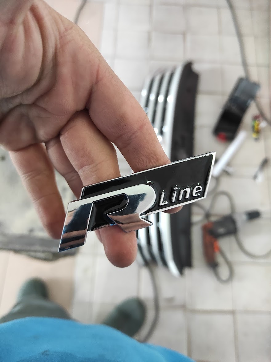 R-Line Диски та шильдики 4