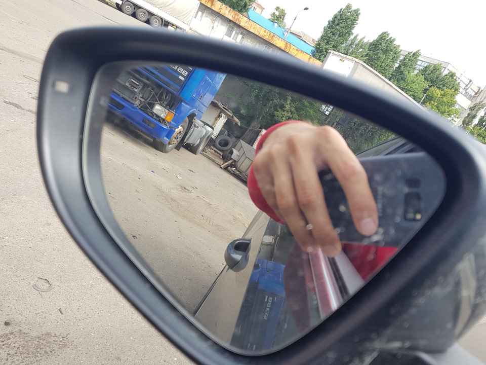 Допоможіть знайти дзеркало водія Passat рестайлінг 2