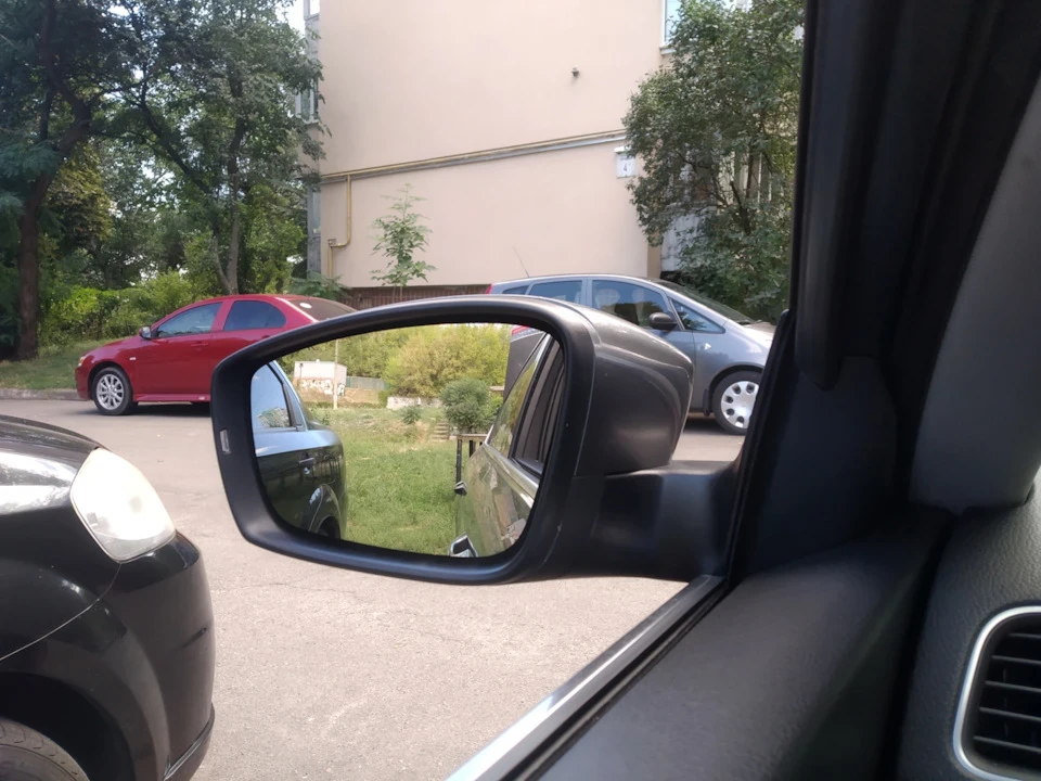 Заміна вкладки дзеркала VW PASSAT