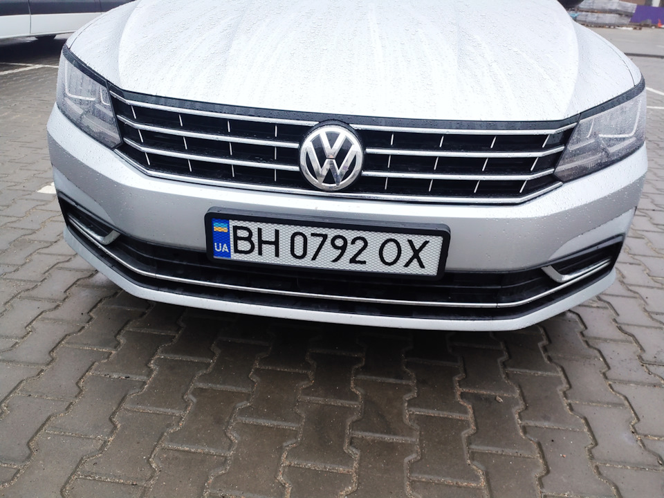 Подіум під передній номер Passat SE (usa) 3