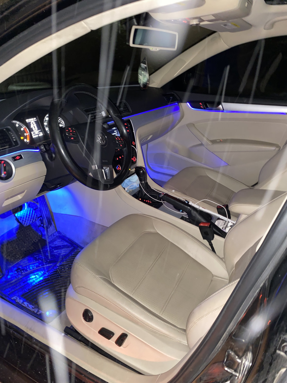 Навколишнє світло в Passat B7 USA 3