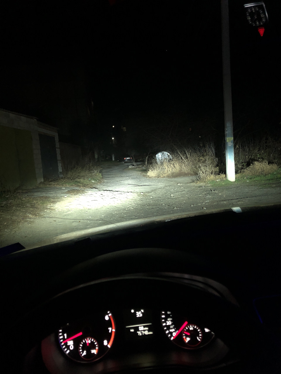 Поставивши Лід у далеке світло 2