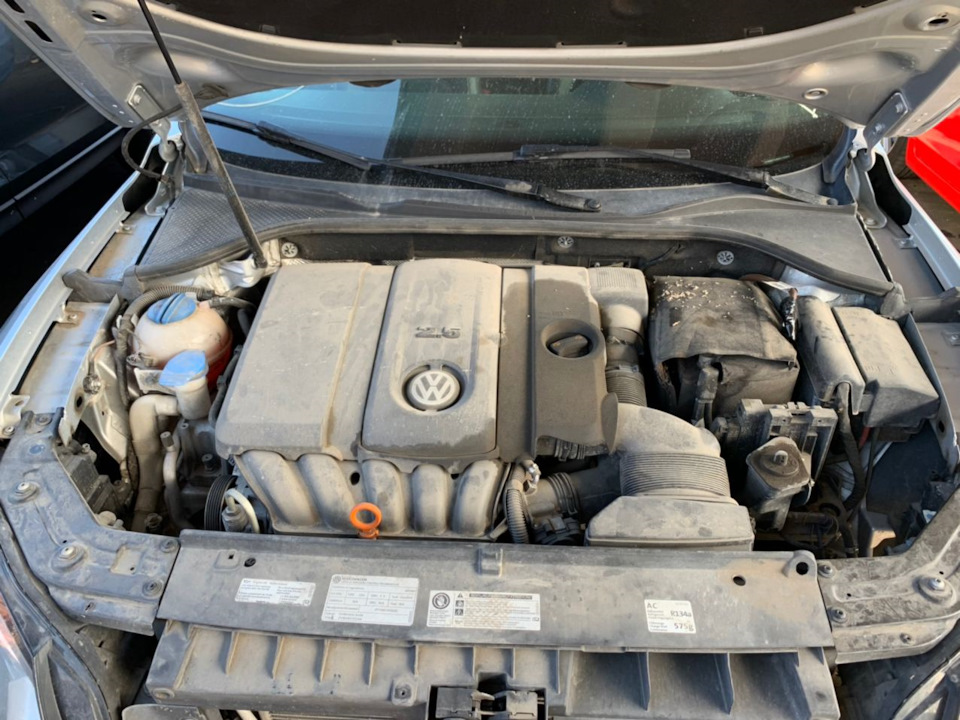 Мийка підкапотного простору VW Passat NMS USA 2