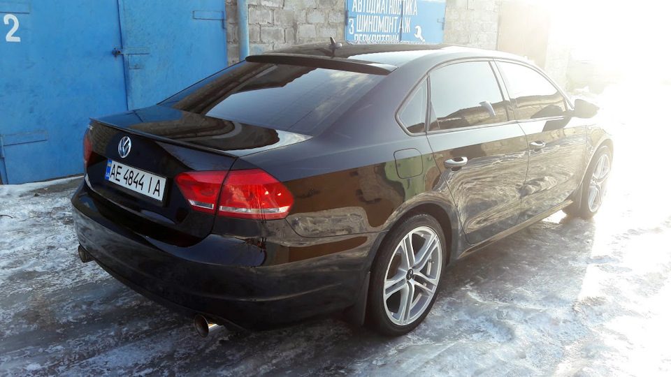Спойлер на заднє скло для volkswagen passat b7 usa 2