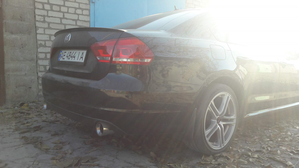 Роздвоєний вихлоп PASSAT B7 USA 5