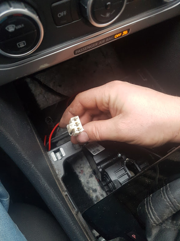 Встановлення кнопки ASR vw passsat b7usa 2
