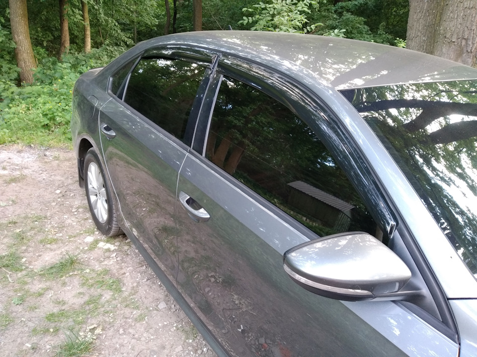 Лобові скла на VW B7 США 2