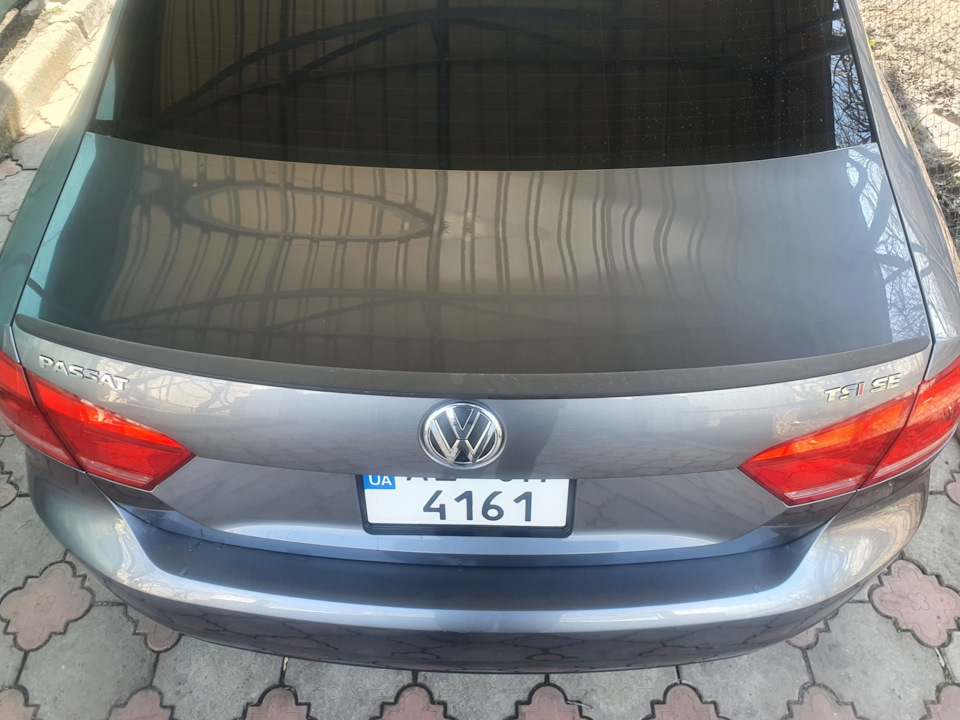 Встановлення лип-спойлера Passat 2