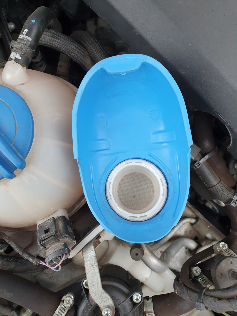 Кришка бачка омивача VAG 6V0955485 4